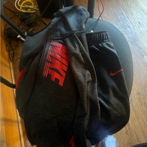 Assorted Clothing Collection - Picture 10 of 10